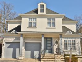 SOLD FOR OVER ASKING PRICE IN WOODHAVEN!